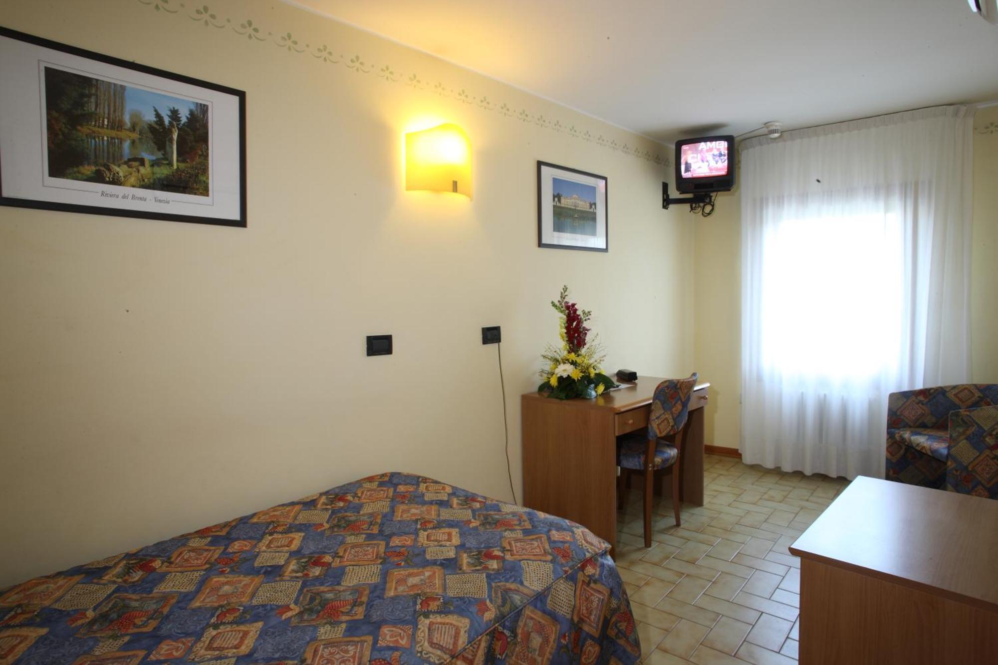 Albergo Alla Campana โตโล ภายนอก รูปภาพ