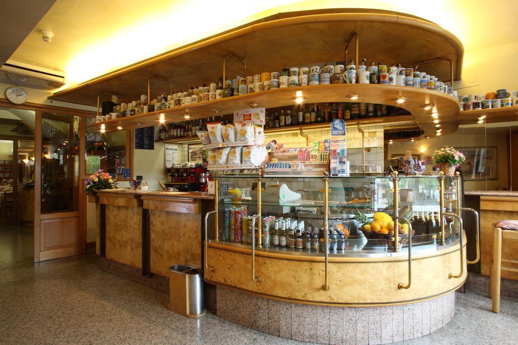 Albergo Alla Campana โตโล ภายนอก รูปภาพ