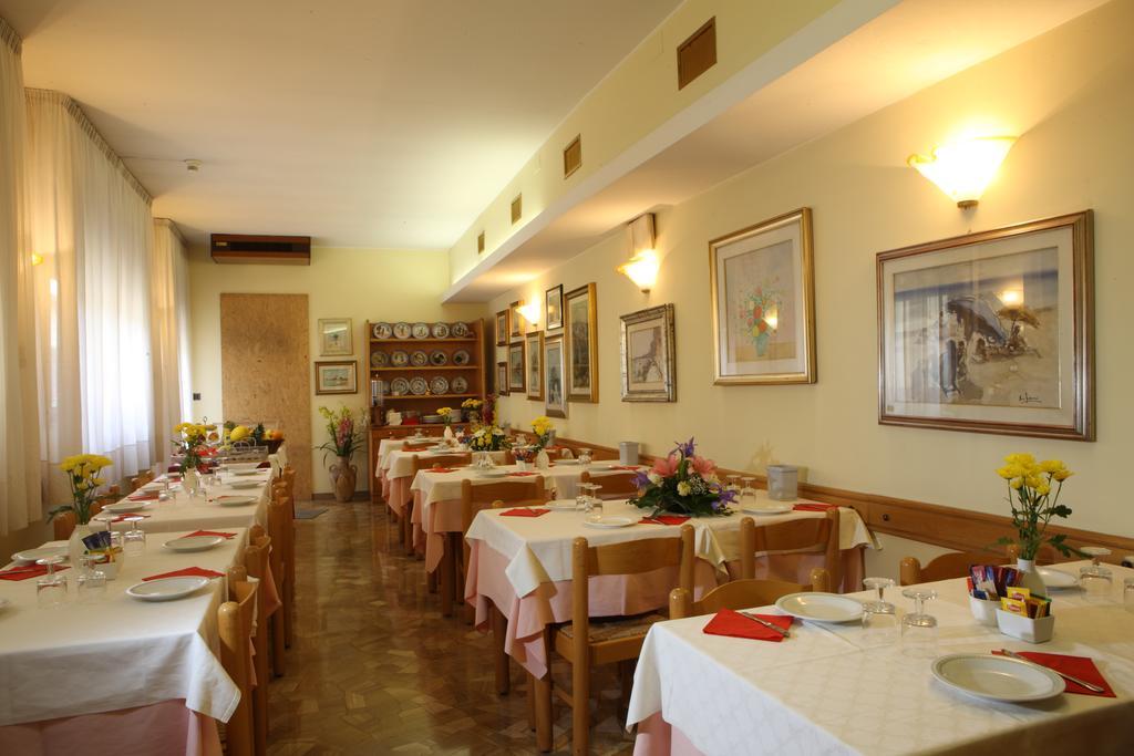 Albergo Alla Campana โตโล ภายนอก รูปภาพ