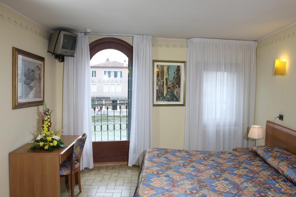 Albergo Alla Campana โตโล ภายนอก รูปภาพ