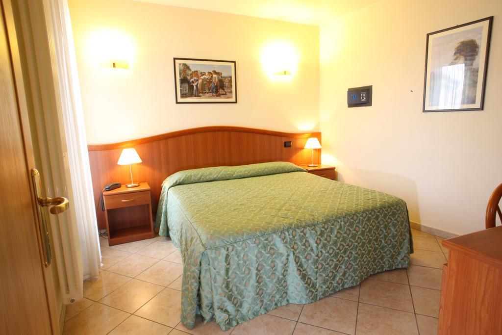 Albergo Alla Campana โตโล ภายนอก รูปภาพ