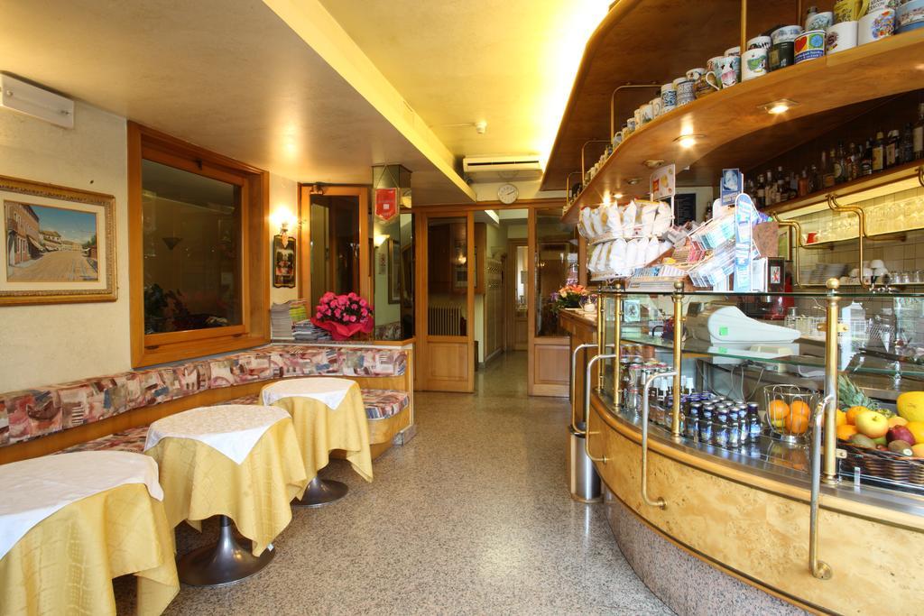 Albergo Alla Campana โตโล ภายนอก รูปภาพ